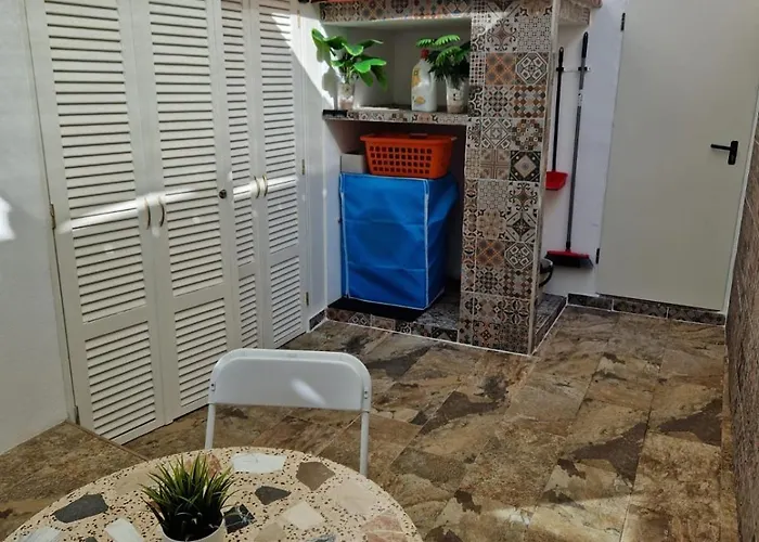 Marina Palace Apartment *